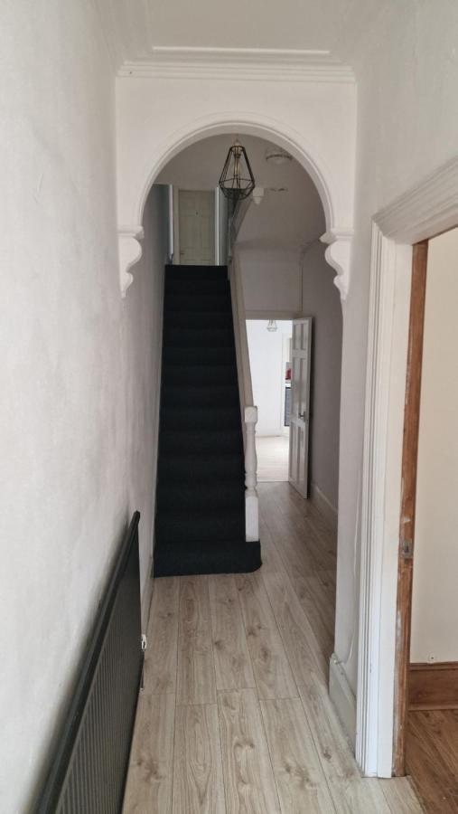 Mike'S Homestay Eastleigh Ngoại thất bức ảnh