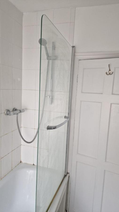 Mike'S Homestay Eastleigh Ngoại thất bức ảnh